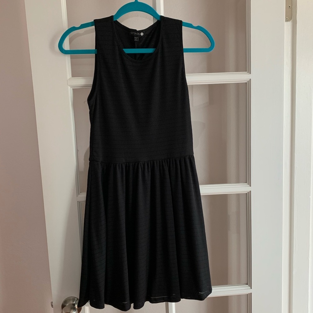 Black ribbed dress